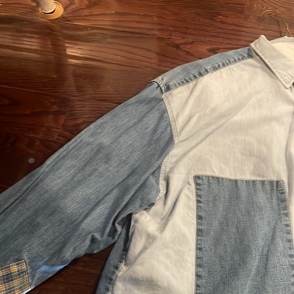 Guess Jeans Button Down - Picture 5 of 14